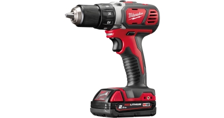 Аккумуляторная безударная дрель-шуруповерт Milwaukee M18 BDD-202C  (Арт. 4933443555)