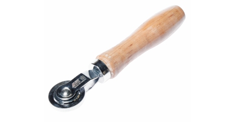 Ролик для ремонта шин с деревянной ручкой JTC 3460