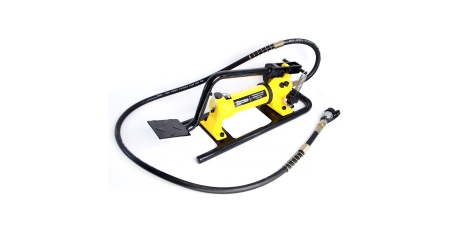 Насос гидравлический ножной 0.6 л, 700 бар Car-Tool CT-E1135