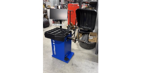 Балансировочный станок для колес легковых автомобилей Plaza 5-2S