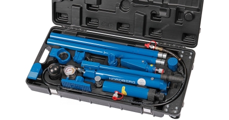 Растяжка рихтовочная c манометром в кейсе усилие 10 т 15 предметов NORDBERG N3811