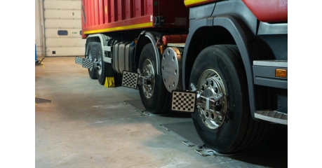 Стенд сход-развал 3D для грузовиков, до 4-х осей одновременно Техно Вектор 7 Truck 7204 HTS4